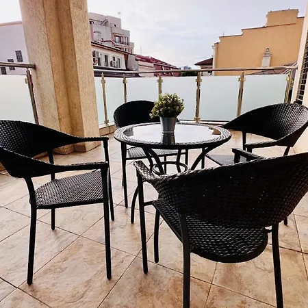 Charming 1br Retreat In شقة