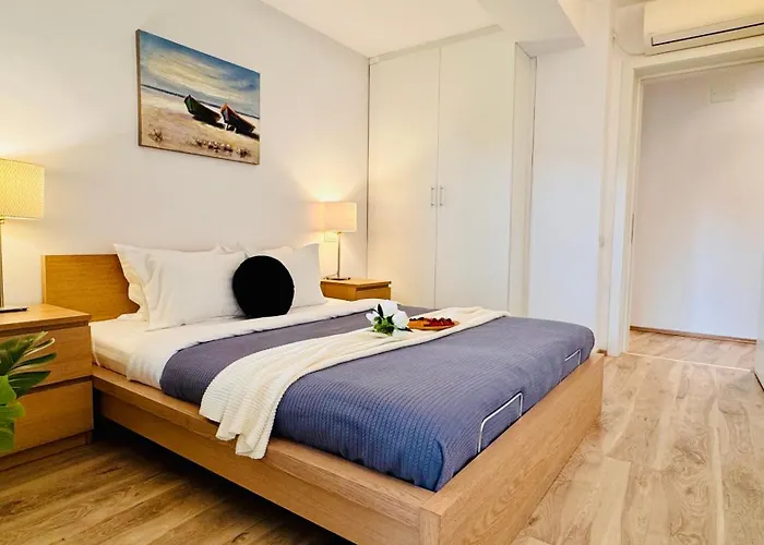 Charming 1br Retreat In شقة *