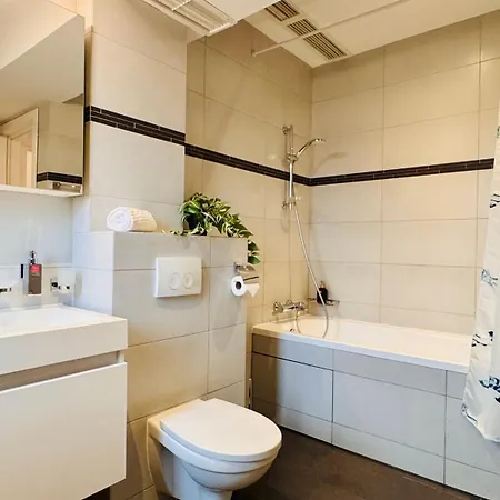 Charming 1br Retreat In Apartment *