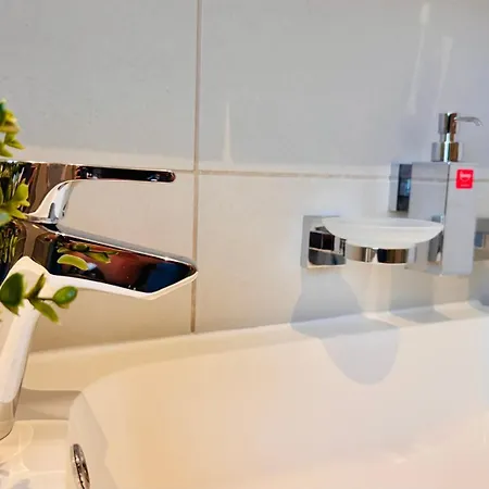 Charming 1br Retreat In *