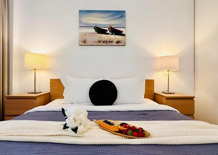 Charming 1br Retreat In Appartement *