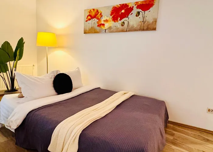 Apartman Charming 1br Retreat In *