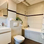 Charming 1br Retreat In Lejlighed *