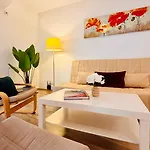 Charming 1br Retreat In *