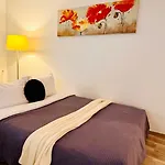 Lejlighed Charming 1br Retreat In *