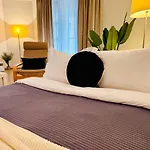 Lejlighed Charming 1br Retreat In *